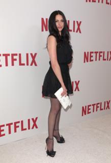 Laura Prepon feet photo thumbnail