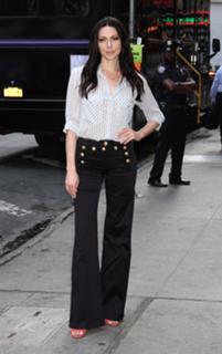Laura Prepon feet photo thumbnail