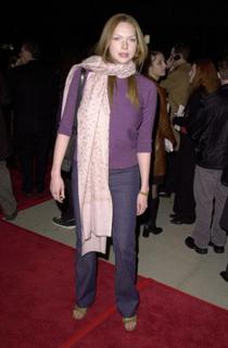 Laura Prepon feet photo thumbnail