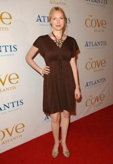 Laura Prepon feet photo thumbnail