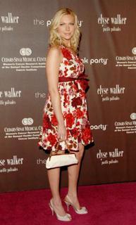 Laura Prepon feet photo thumbnail