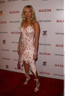 Laura Prepon feet photo thumbnail