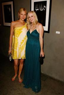 Laura Prepon feet photo thumbnail