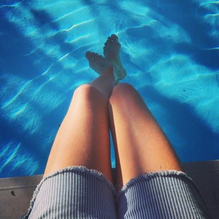 Laura Regan feet photo 15