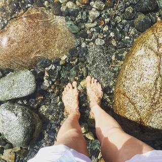 Laura Regan feet photo 13