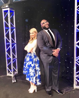 Laura Rutledge feet photo thumbnail