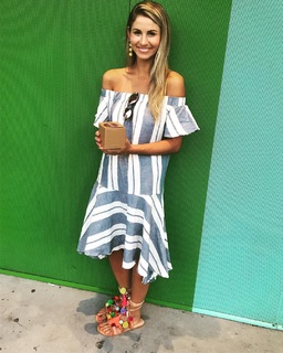 Laura Rutledge feet photo thumbnail