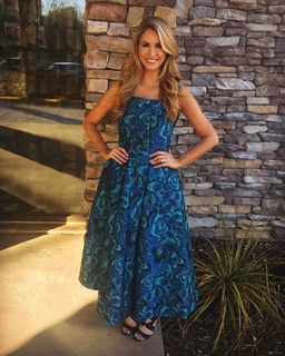 Laura Rutledge feet photo thumbnail