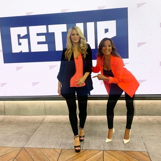 Laura Rutledge feet photo thumbnail