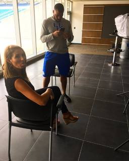 Laura Rutledge feet photo thumbnail
