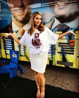 Laura Rutledge feet photo thumbnail