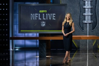Laura Rutledge feet photo thumbnail