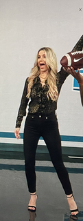 Laura Rutledge feet photo thumbnail