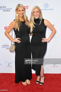 Laura Rutledge feet photo thumbnail