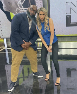 Laura Rutledge feet photo thumbnail