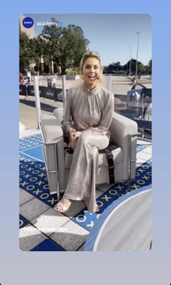 Laura Rutledge feet photo thumbnail
