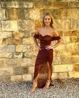 Laura Rutledge feet photo thumbnail