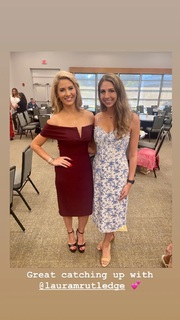 Laura Rutledge feet photo thumbnail