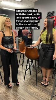 Laura Rutledge feet photo thumbnail