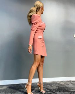 Laura Rutledge feet photo thumbnail