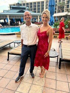 Laura Rutledge feet photo thumbnail