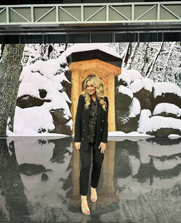 Laura Rutledge feet photo thumbnail