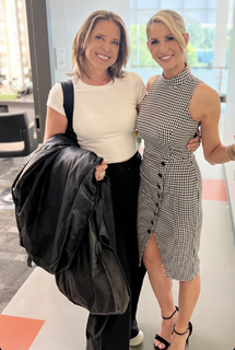 Laura Rutledge feet photo thumbnail