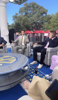 Laura Rutledge feet photo thumbnail