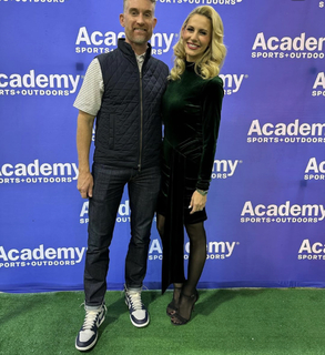 Laura Rutledge feet photo thumbnail