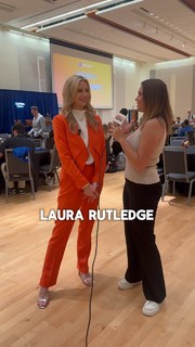 Laura Rutledge feet photo thumbnail