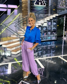 Laura Rutledge feet photo thumbnail