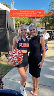 Laura Rutledge feet photo thumbnail