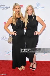 Laura Rutledge feet photo thumbnail