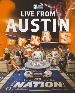 Laura Rutledge feet photo thumbnail