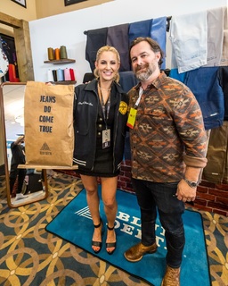 Laura Rutledge feet photo thumbnail