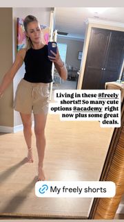 Laura Rutledge feet photo thumbnail