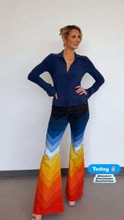 Laura Rutledge feet photo thumbnail