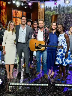 Laura Rutledge feet photo thumbnail