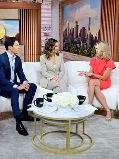 Laura Rutledge feet photo thumbnail