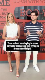 Laura Rutledge feet photo thumbnail