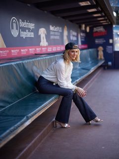 Laura Rutledge feet photo 2