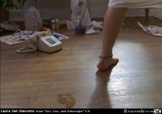 Laura San Giacomo feet photo thumbnail