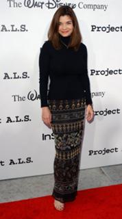 Laura San Giacomo feet photo thumbnail