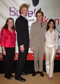 Laura San Giacomo feet photo thumbnail