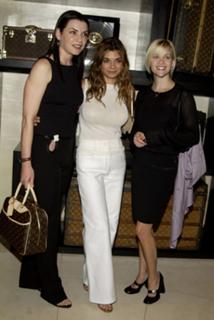 Laura San Giacomo feet photo thumbnail