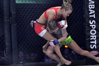 Laura Sanko feet photo thumbnail