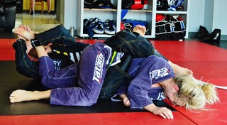 Laura Sanko feet photo thumbnail