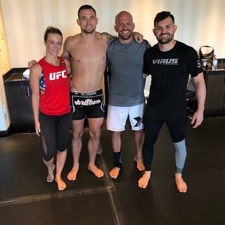 Laura Sanko feet photo thumbnail