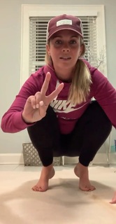 Laura Sanko feet photo thumbnail