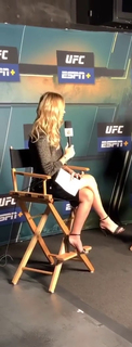 Laura Sanko feet photo thumbnail